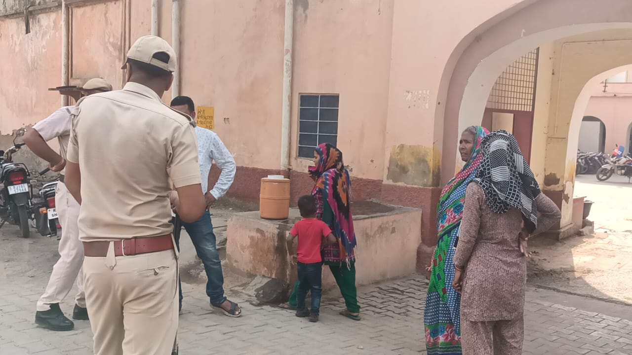 Alwar: अलवर के बहरोड़ में छिपकर रह रहे 29 बांग्लादेशी गिरफ्तार, कई फरार, किस मकसद से और कैसे आए थे?