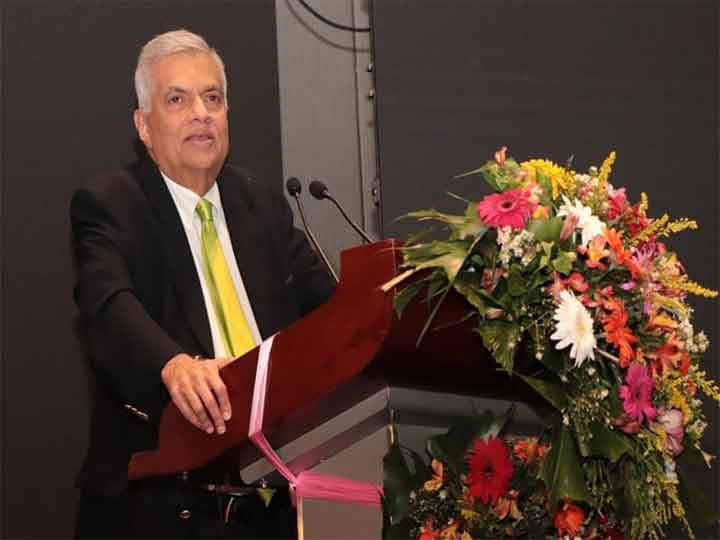 Prime Minister of Sri Lanka Ranil Wickremasinghe says accept the challenge of uplifting the economy Sri Lanka Crisis:  श्रीलंका के पीएम बनने के बाद विक्रमसिंघे ने दी पहली प्रतिक्रिया, मौजूदा संकट और भारत को लेकर कही ये बात