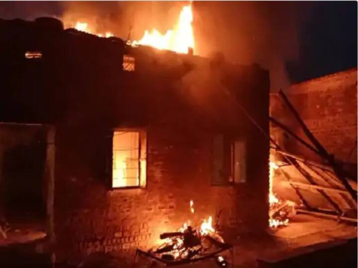 Madhya Pradesh: रायगढ़ के करेणी गांव में दो समुदाय के बीच हिंसक झड़प, भारी संख्या में पुलिस बल तैनात