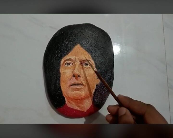 पद्मश्री आणि पद्मविभूषण असलेले पंडित शिवकुमार शर्मा निधन झाल्याने संगीत क्षेत्रात मोठी पोकळी निर्माण झाली आहे.