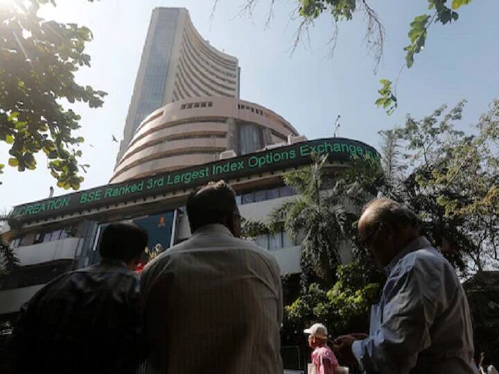 share market updates sensex tops-58400-nifty-nears-17450-45234 Sensex: சரிவுடன் தொடங்கியது பங்குசந்தை; சென்செக்ஸ் 1000 புள்ளிகள் சரிவு: நிஃப்டி 310 புள்ளிகள் குறைவு