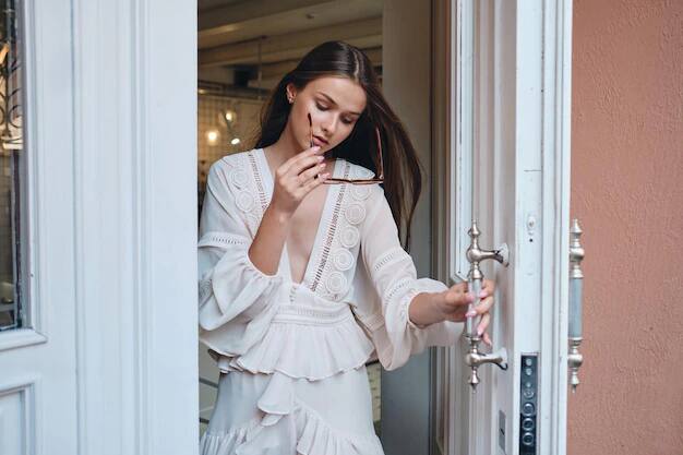 डिप्रेशन होने पर कभी भी अकेले न रहें. अकेले रहने से आपके मन में कई तरह के बुरे विचार आ सकते हैं, जो आपके और आपकी फैमिली के लिए सही नहीं होता है. (Photo - Freepik)