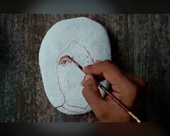 PHOTO : संतूर वादक पंडित शिवकुमार शर्मा यांना स्टोन आर्टच्या माध्यमातून मानवंदना