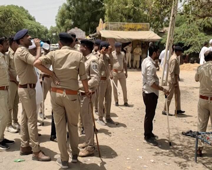 Police convoy deployed at Bhatsan, Patan પાટણના ભાટસણમાં અનુસુચિત જાતિના યુવકના વરઘોડામાં પથ્થરમારો, પોલીસ કાફલો તૈનાત