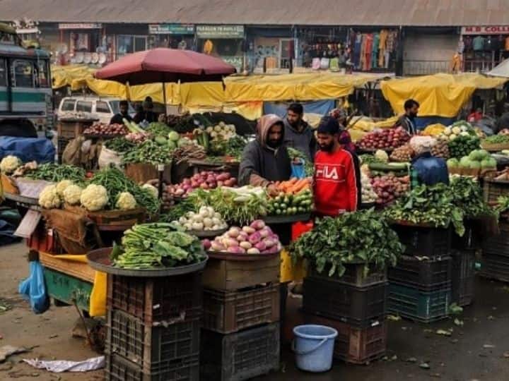 Retail Inflation Surges 8-Year High Of 7.79% In April On Costlier Fuel, Food; March IIP Growth At 1.9 Per Cent Retail Inflation Surges 8-Year High Of 7.79% In April On Costlier Fuel, Food; March IIP Growth At 1.9 Per Cent