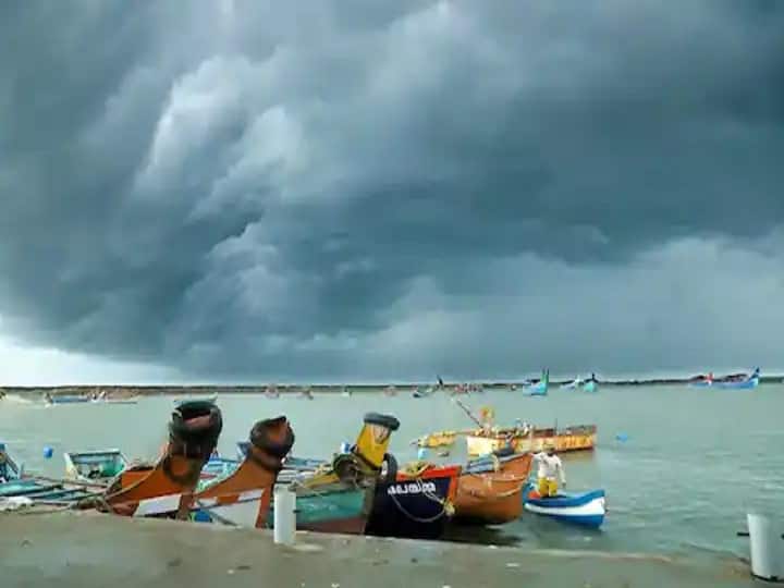 Cyclone Asani affects on fishermen, climate change in Konkan Cyclone Asani : असनी चक्रीवादळाचा मच्छीमारीवर परिणाम, कोकणातील वातावरणात बदल, तर सिंधुदुर्गमध्ये पाऊस
