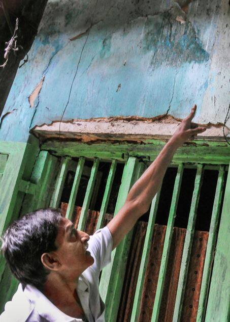 দফায় দফায় ফাটল বউবাজারে, অসহায় বাসিন্দারা