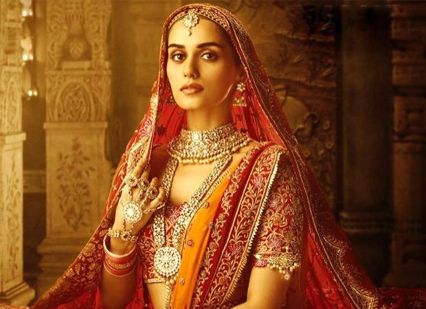 मिस वर्ल्ड 2017 की विजेता रहीं मानुषी छिल्लर फिल्म ‘पृथ्वीराज’ में संयोगिता के किरदार में नज़र आएंगी. मीडिया रिपोर्ट्स की मानें तो मानुषी को अपनी डेब्यू फिल्म के लिए 1 करोड़ रुपए ऑफर किए गए हैं.