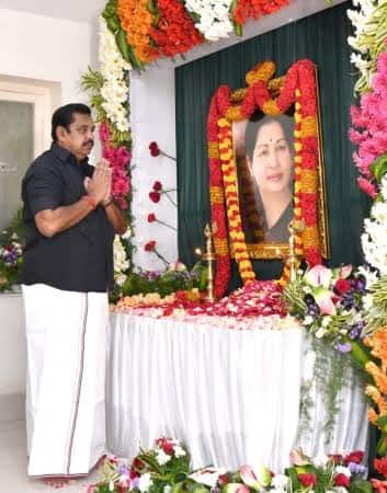1989-ம் ஆண்டு தேர்தலில் வாய்ப்பு வழங்கப்படுகிறது. சேவல் சின்னத்தில் வெற்றி பெற்றும் எம்.எல்.ஏ. ஆனார்.