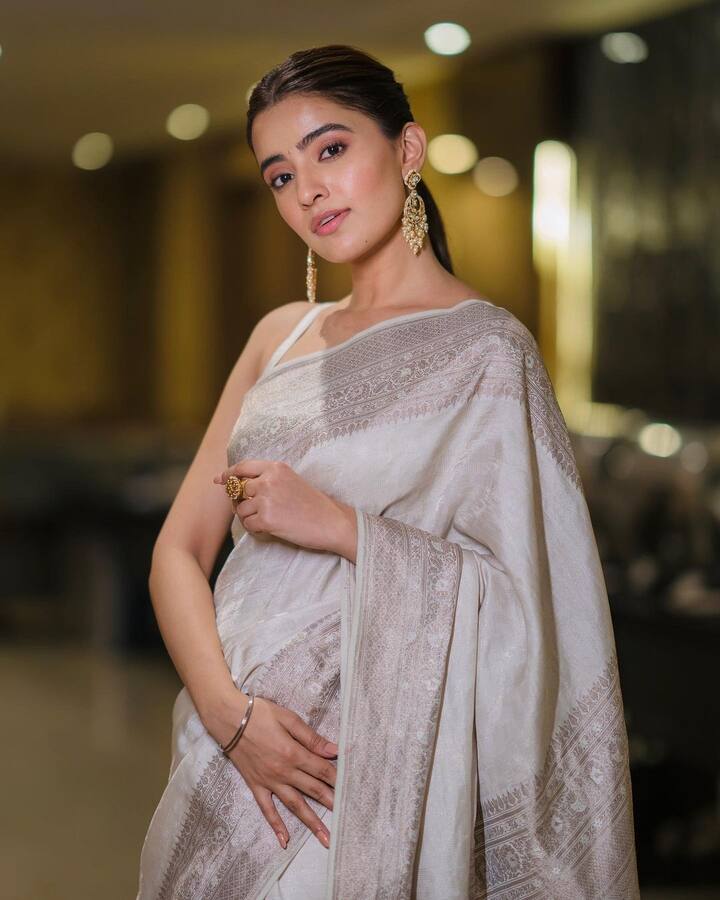 రుక్సర్ థిల్లాన్ ఫోటోలు -Image Credit:Rukshar Dhillon/Instagram