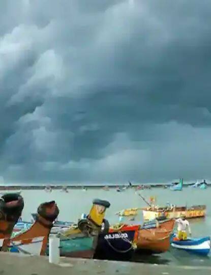 असनी चक्रीवदळामुळे समुद्र खवळला आहे