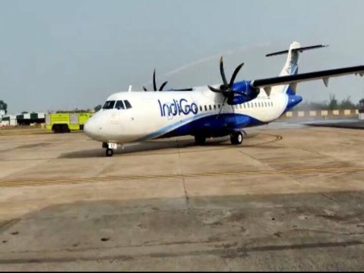 IndiGo flight 6E-2131 from Delhi to Bangalore grounded at Delhi airport after a suspected spark in the aircraft IndiGo Flight Grounded: উড়ানের আগের মুহূর্তে বিমানে আগুন, কোনওমতে প্রাণে বাঁচলেন যাত্রীরা