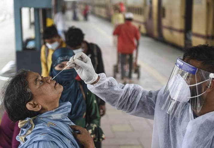 coronavirus cases today in india reports 2827 new cases of covid 24 death in last 24 hours Coronavirus Update : देशातील कोरोना बळींमध्ये मोठी घट, रुग्णसंख्याही घटली