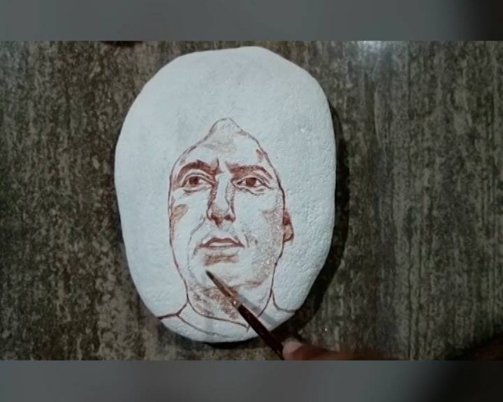 पंडित शिवकुमार शर्मा यांनी त्यांच्या संपूर्ण कारकिर्दीत संतूर वादनावर अनेक अल्बम तयार केले.