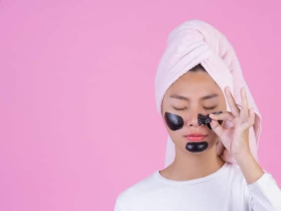 Blackheads Remedies : जिद्दी ब्लैकहेड्स से खराब हो सकती है स्किन की खूबसूरती, इन उपायों से करें दूर Blackheads Remedies : जिद्दी ब्लैकहेड्स से खराब हो सकती है स्किन की खूबसूरती, इन उपायों से करें दूर