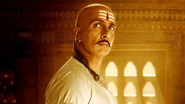 फिल्म ‘पृथ्वीराज’ में सोनू सूद भी मुख्य भूमिका में नज़र आएंगे. ख़बरों की मानें तो एक्टर को अपने रोल के लिए 3 करोड़ रुपए ऑफर किए गए हैं.