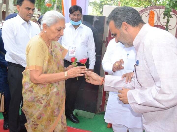 Muzaffarnagar UP Governor Anandiben Patel visit Muzaffarnagar, visit district jail ANN Muzaffarnagar News: यूपी की राज्यपाल आनंदीबेन पटेल का मुज़फ्फरनगर दौरा, जेल में लिया व्यवस्थाओं का जायजा