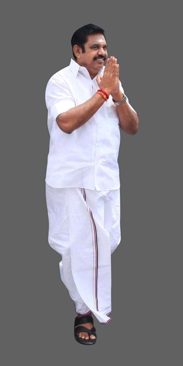 வாய்ப்புகளைச் சரியாக பயனபடுத்தி கொள்பவர்களை வாழ்க்கை கொண்டாடுகிறது. அது அதிமுக இணை ஒருங்கிணைப்பாளர் எடப்பாடி பழனிசாமிக்கு நன்கு பொருந்தும்.