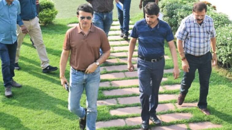 IPL Play Offs: Sourav Ganguly visits Eden Gardens ahead of IPL play offs Sourav at Eden Gardens: আইপিএল প্লে অফের আগে ইডেনে সৌরভ, কত হচ্ছে টিকিটের দাম?
