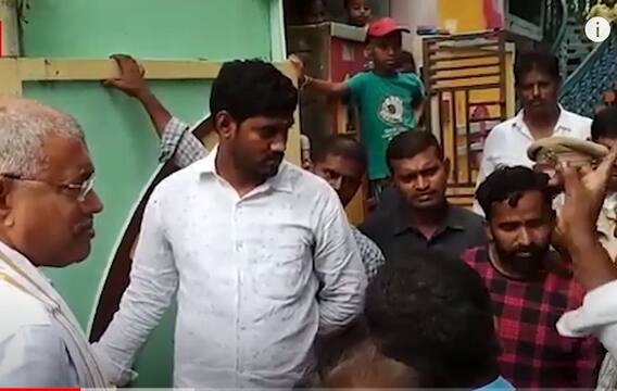 YSRCP Leaders Getting criticism Over Public:హిందూపురం, రామచంద్రాపురంలో వైసీపీపై ప్రజాగ్రహం|ABP Desam