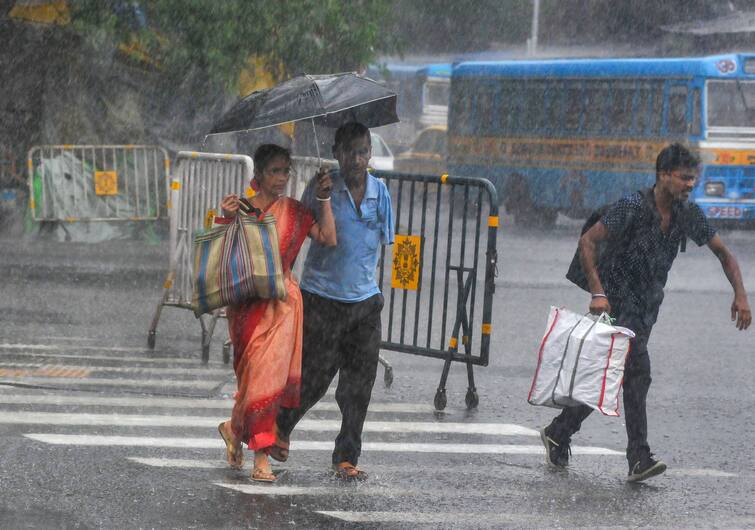 Asani Cyclone Update, 'Ashani' turned into depression, scattered rains in Kolkata and South Bengal Weather Update: নিম্নচাপে পরিণত 'অশনি', বিক্ষিপ্ত বৃষ্টিপাত কলকাতাসহ দক্ষিণবঙ্গে