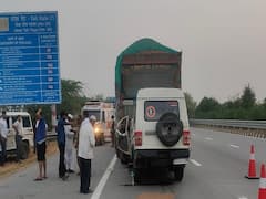 Yamuna Express way Accident: यमुना एक्सप्रेस वे पर दर्दनाक सड़क हादसा हुआ, हादसे में एक ही परिवार के 5 लोगों की मौत
