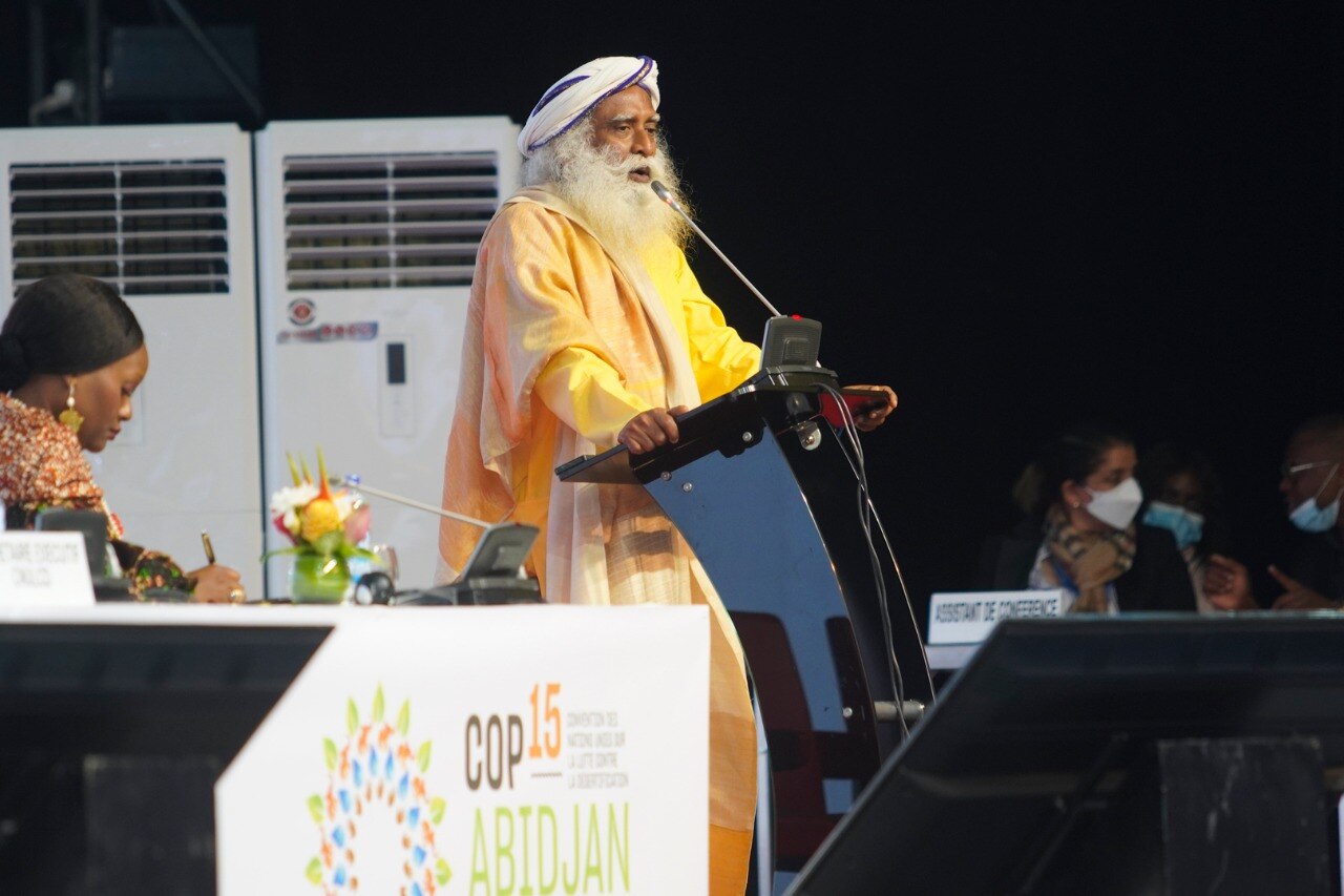 COP 15 Sadhguru: மண்ணைக் காக்க மூன்று ஸ்டேடர்ஜிக்கள்.. COP 15 மாநாட்டில் சமர்பித்த சத்குரு.. முழுவிவரம் உள்ளே..!