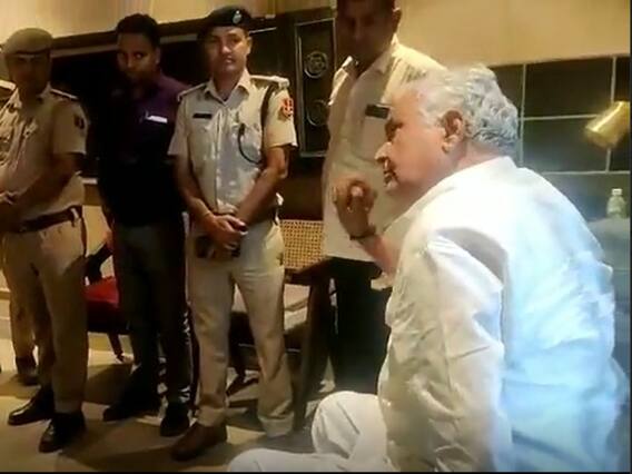 Udaipur News: कांग्रेस के 'चिंतन शिवर' से पहले अचानक क्यों उदयपुर पहुंचे BJP सांसद किरोड़ी लाल मीणा? Udaipur News: कांग्रेस के 'चिंतन शिवर' से पहले अचानक क्यों उदयपुर पहुंचे BJP सांसद किरोड़ी लाल मीणा?