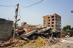 In Pics: दिल्ली के इन इलाकों में अवैध निर्माण पर चला बुलडोजर, सामने आईं ये तस्वीरें