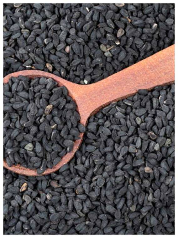 कलौंजी नहीं है किसी से कम, सेहत को हो सकते हैं ये 11 दमदार फायदे