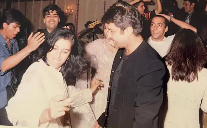 ਕੁਝ ਦਿਨ ਪਹਿਲਾਂ ਫਰਾਹ ਨੇ ਇਹ ਤਸਵੀਰ ਆਪਣੇ ਇੰਸਟਾਗ੍ਰਾਮ 'ਤੇ ਸ਼ੇਅਰ ਕੀਤੀ ਸੀ ਜਿਸ 'ਚ ਉਹ ਅਨਿਲ ਕਪੂਰ ਨਾਲ ਡਾਂਸ ਕਰਦੀ ਨਜ਼ਰ ਆ ਰਹੀ ਸੀ। ਇਸ ਤਸਵੀਰ 'ਚ ਕਰਨ ਜੌਹਰ, ਸ਼ਾਹਰੁਖ ਖਾਨ ਅਤੇ ਸਲਮਾਨ ਖਾਨ ਵੀ ਫੁੱਲ ਪਾਰਟੀ ਮੂਡ 'ਚ ਨਜ਼ਰ ਆ ਰਹੇ ਹਨ।