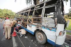 Jammu Fire in Bus: जम्मू में बस में आग लगने से चार लोगों की मौत, तस्वीरों में देखें मंजर