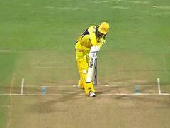 பவர் கட்டால் DRSம் கட்.. குழப்பத்திலேயே இரண்டு விக்கெட்டை இழந்த சிஎஸ்கே..