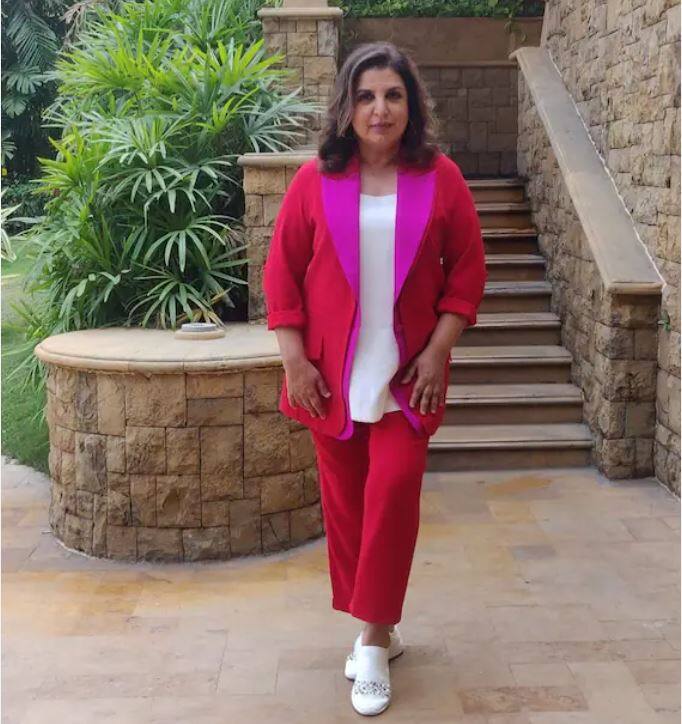 ਫਿਲਮ ਨਿਰਦੇਸ਼ਕ ਤੇ ਕੋਰੀਓਗ੍ਰਾਫਰ ਫਰਾਹ ਖਾਨ ਅਕਸਰ ਆਪਣੇ ਸੋਸ਼ਲ ਮੀਡੀਆ ਅਕਾਉਂਟ ਇੰਸਟਾਗ੍ਰਾਮ 'ਤੇ ਸਿਤਾਰਿਆਂ ਦੀਆਂ ਕੁਝ ਅਣਦੇਖੀਆਂ ਤੇ ਮਜ਼ਾਕੀਆ ਤਸਵੀਰਾਂ ਸ਼ੇਅਰ ਕਰਦੀ ਹੈ, ਜੋ ਆਮ ਤੌਰ 'ਤੇ ਫੈਨਜ਼ ਵੱਲੋਂ ਨਹੀਂ ਵੇਖੀਆਂ ਜਾਂਦੀਆਂ ਹਨ।