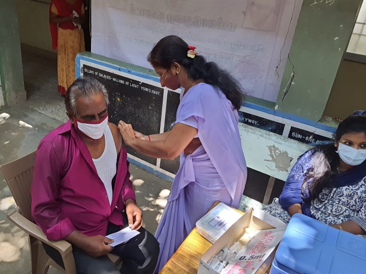 coronavirus cases in india today 2487 new cases of covid19 13 deaths recorded in the last 24 hour Coronavirus Updates : देशातील कोरोनाचा आलेख घटता, सक्रिय रुग्णांची संख्या 17 हजारांवर