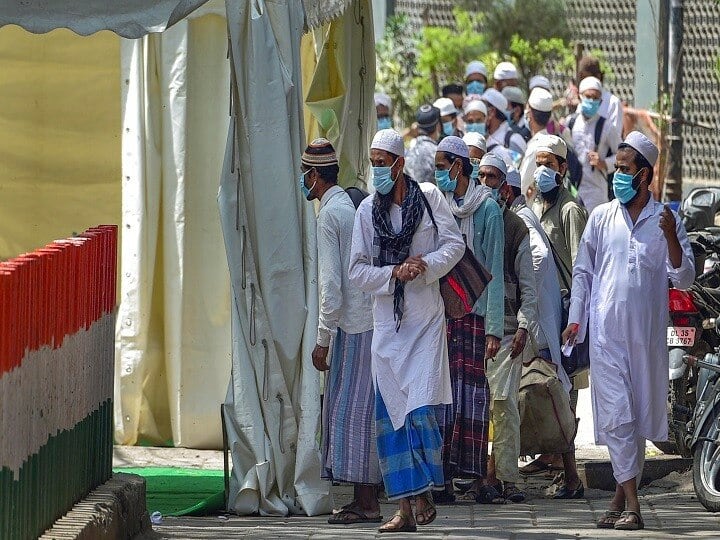 Supreme Court gives relief to 3500 blacklist foreign nationals who joined tabligi jamaat सुप्रीम कोर्ट ने तबलीगी जमात में शामिल हुए 3500 ब्लैकलिस्ट विदेशी नागरिकों को दी बड़ी राहत, वीजा मिलने में होगी आसानी