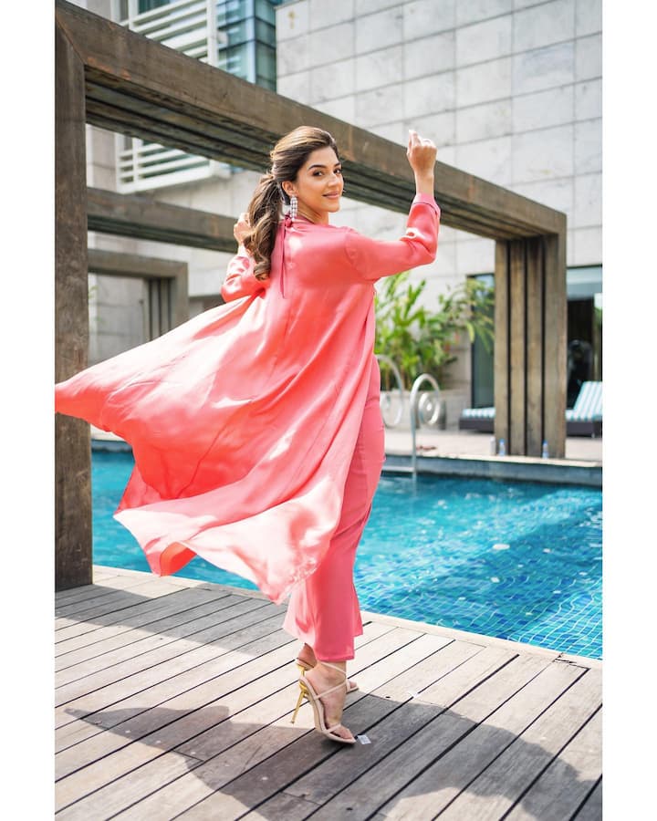 మెహ్రీన్ పిర్జాదా లేటెస్ట్ ఫోటోలు -Image Credit:Mehreen Pirzada/Instagram