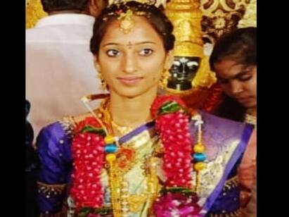 Bride collapses 15 minutes before tying the knot in Visakhapatnam dies in hospital மணமேடையில் மயங்கி விழுந்து உயிரிழந்த மணமகள்..! திருமணத்திற்கு முன்பு நிகழ்ந்த சோகம்..!