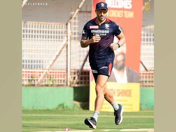 ফাফ ডু প্লেসির আরসিবির বাকি ২ ম্যাচে জিতলে ১৬ পয়েন্টে শেষ করবে। সেক্ষেত্রে তিন না চার নম্বরে তারা শেষ করবে তার জন্য হয়ত অন্য দলের পারফরম্যান্সের দিকে তাকিয়ে থাকতে হবে তাদের।