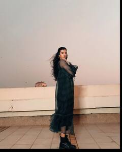 Saba Azad ने ऑफीशियल किया ऋतिक के साथ अपना रिलेशनशिप! पोस्ट पर किया कुछ ऐसा कमेंट