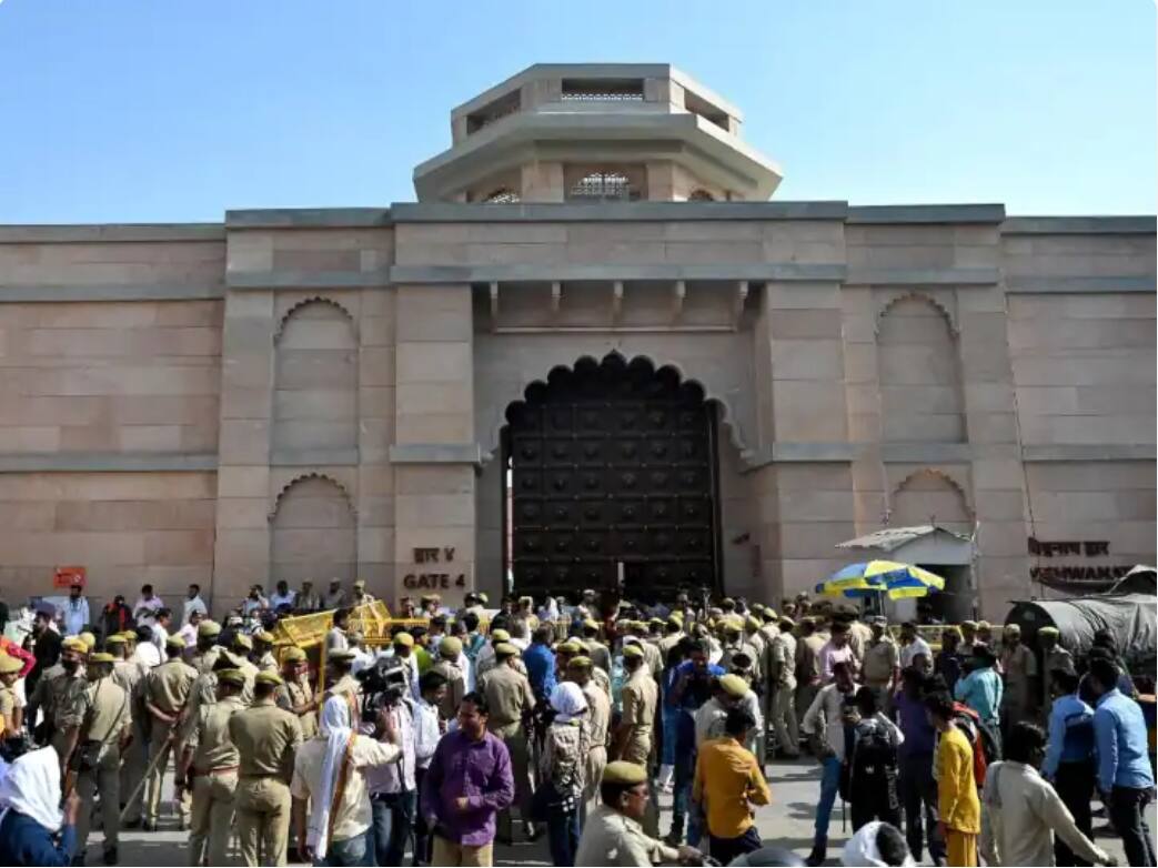 Gyanvapi Masjid: मुस्लिम पक्ष के साथ मीटिंग के बाद DM का ऐलान, कल शुरू होगा ज्ञानवापी मस्जिद में सर्वे का काम