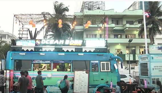 Double Decker Food Bus Attracting Vizag: నేచర్ లవర్స్ స్పాట్...ఫుడ్డీస్ డెస్టినేషన్|ABP Desam