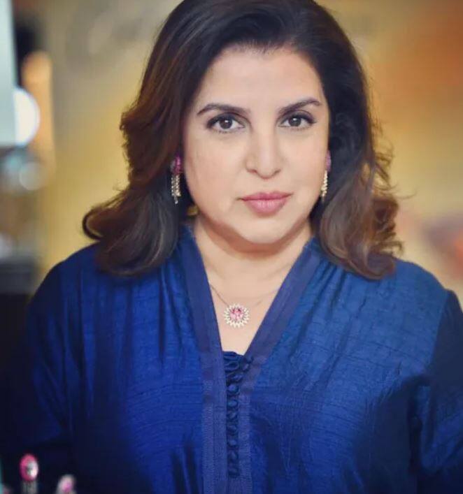 ਹੁਣ ਹਾਲ ਹੀ 'ਚ ਫਰਾਹ ਨੇ ਇੰਸਟਾ 'ਤੇ ਇੱਕ ਥ੍ਰੋਬੈਕ ਤਸਵੀਰ ਸ਼ੇਅਰ ਕੀਤੀ ਹੈ, ਜਿਸ 'ਚ ਫਰਹਾਨ ਅਖਤਰ, ਕਰਨ ਜੌਹਰ, ਸਾਜਿਦ ਖਾਨ, ਰਾਣੀ ਮੁਖਰਜੀ ਤੇ ਐਸ਼ਵਰਿਆ ਰਾਏ ਨਜ਼ਰ ਆ ਰਹੇ ਹਨ। ਫੋਟੋ 'ਚ ਦੇਖਿਆ ਜਾ ਰਿਹਾ ਹੈ ਕਿ ਸਾਰੇ ਸਿਤਾਰੇ ਵੱਡੀ ਮੁਸਕਾਨ ਨਾਲ ਪੋਜ਼ ਦੇ ਰਹੇ ਹਨ।