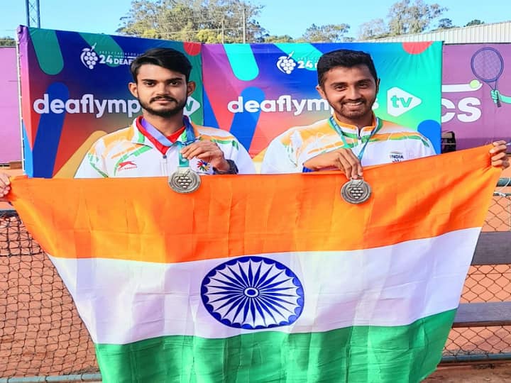 Deaflympics 2021 Silver Medal for India in Brazil Superb performance by Dhananjay Dubey and Prithvi Sekhar in the Tennis Men' Doubles category Deaflympics 2021 : मूकबधीर ऑलिम्पिकमध्ये भारताची दमदार कामगिरी सुरुच, टेनिस पुरुष दुहेरी स्पर्धेत रौप्यपदकाची कमाई