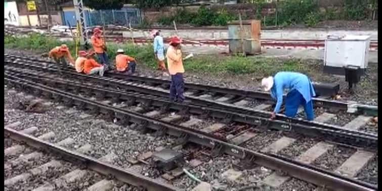 Hooghly: Extension work on third line, irregular Howrah-Bandel branch train operation for 14 days from today Hooghly: থার্ড লাইনে সম্প্রসারণের কাজ, আজ থেকে ১৪ দিন অনিয়মিত হাওড়া-ব্যান্ডেল শাখার ট্রেন চলাচল