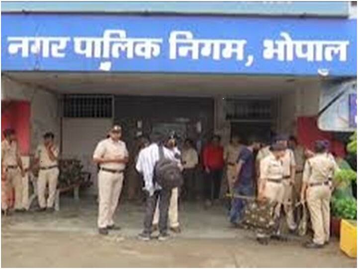 MP News Now parshad will elect Mahapaur ANN MP News: मध्य प्रदेश में अब महापौर का चुनाव जनता नहीं पार्षद करेंगे, इतने नगर निगम और नगर पालिका हैं राज्य में