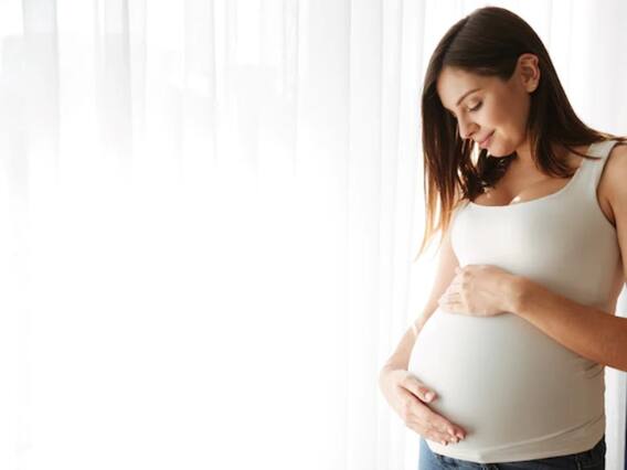 Pregnancy Diet Tips: प्रेग्नेंसी में महिलाओं को नहीं खाना चाहिए ये फ्रूट्स, वरना हो सकता है नुकसान Pregnancy Diet Tips: प्रेग्नेंसी में महिलाओं को नहीं खाना चाहिए ये फ्रूट्स, वरना हो सकता है नुकसान