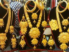 Gold, Silver Price : சென்னையில் இன்று தங்கம் விலை எவ்வளவு குறைவு தெரியுமா..?