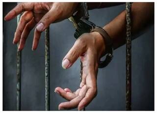 Delhi: मेट्रीमोनियल साइट पर फेक प्रोफ़ाइल बनाकर 100 से ज्यादा लड़कियों के साथ ठगी करने वाला शातिर ठग गिरफ्तार