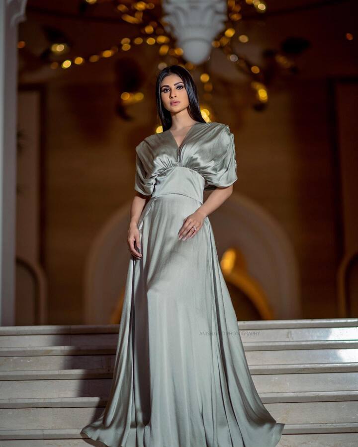 మౌనిరాయ్ (Image credit: MouniRoy/Instagram)